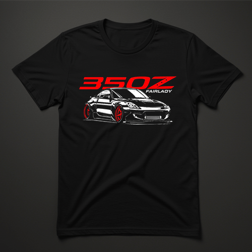 חולצת טי שחורה עם הדפס של ניסאן 350Z בצבעים אדום ולבן