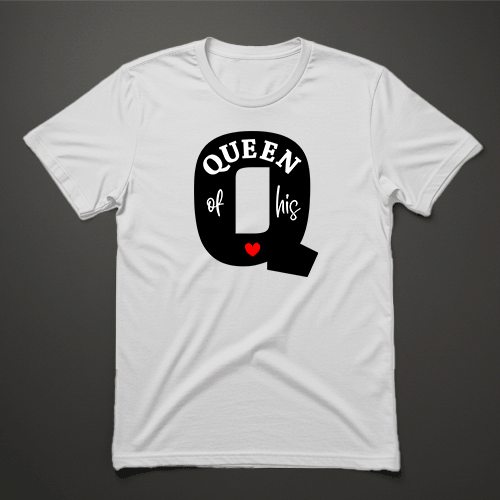 חולצת נשים לבנה עם כיתוב QUEEN of his ולב אדום