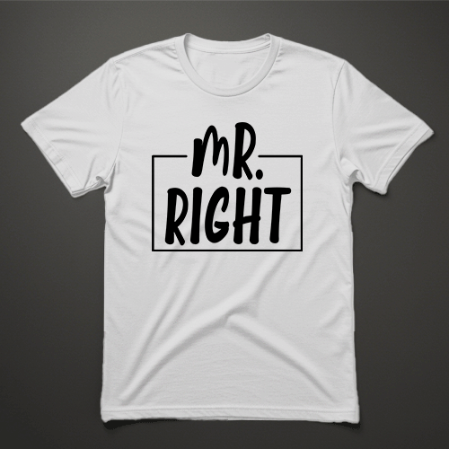 חולצת גברים לבנה עם כיתוב MR. RIGHT במסגרת שחורה