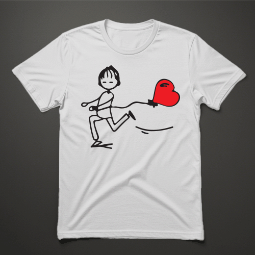 חולצת גברים לבנה עם איור של דמות רצה ומחזיקה בלון לב אדום