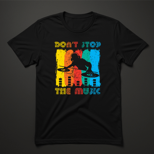 חולצת טריקו שחורה עם הדפס צבעוני Don’t Stop The Music ודמות DJ